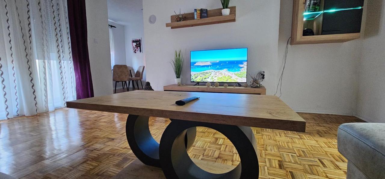 Ferienwohnung Stan Na Dan Kozarska Dubica Bosanska Dubica Exterior foto